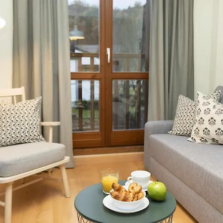 Tenaesqui I By Bevalle Escarrilla