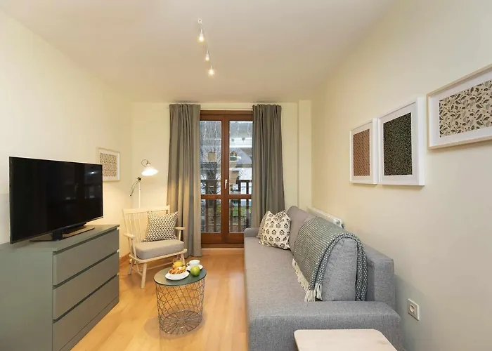 Tenaesqui I By Bevalle Escarrilla